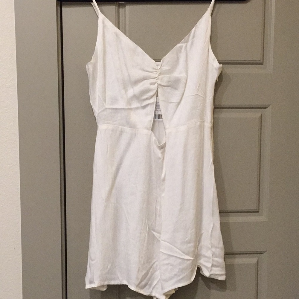 NWT! White Romper by Kimchi Blue